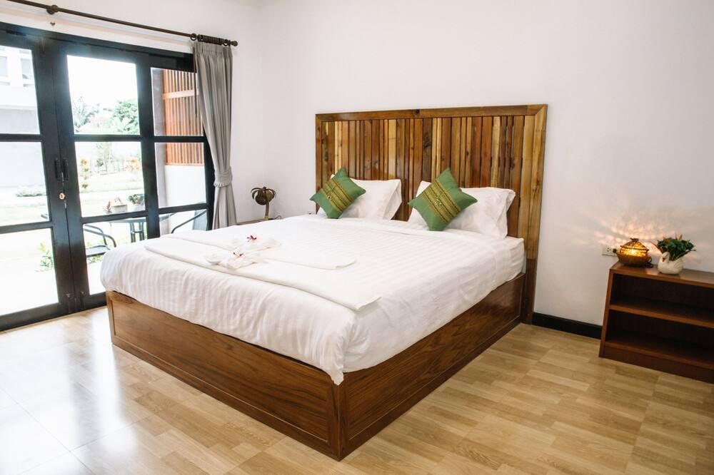 Billabong Cafe & Hotel